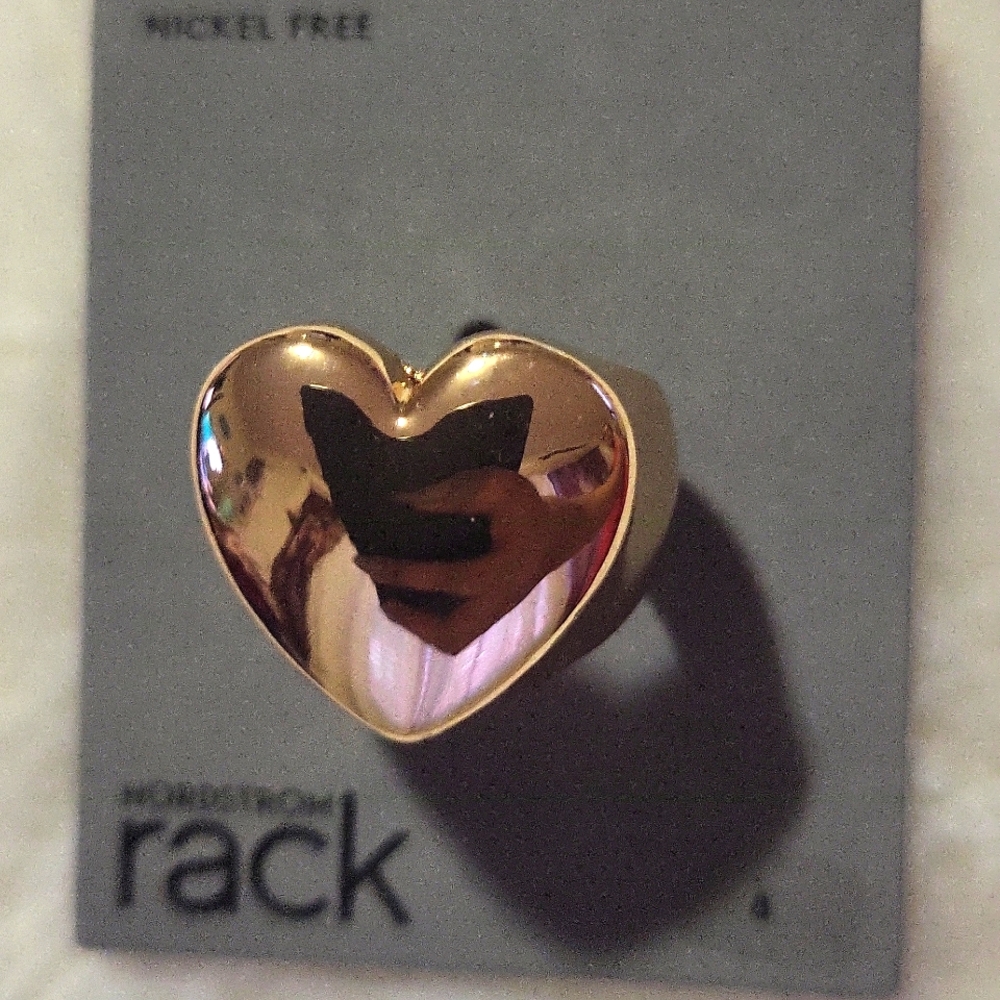 Nordstrom Rack Gold Heart Ring - Picture 5 of 6
